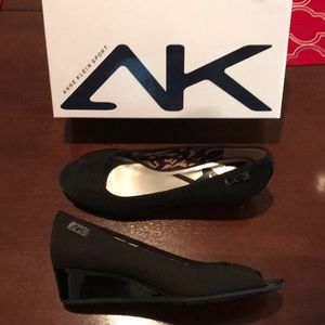 Anne Klein Sport LIKE NEW open toe wedge sz10